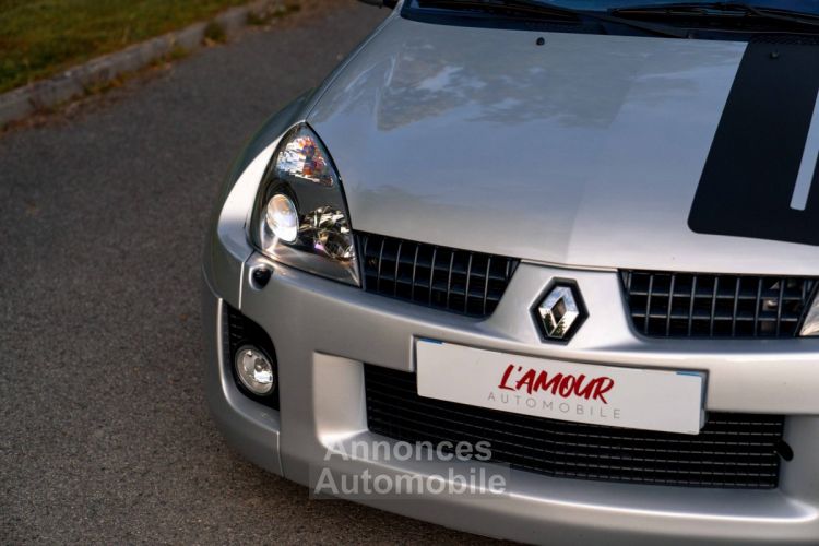 Renault Clio V6 3.0 255ch - <small></small> 68.900 € <small>TTC</small> - #38