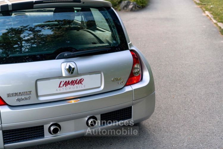 Renault Clio V6 3.0 255ch - <small></small> 68.900 € <small>TTC</small> - #41