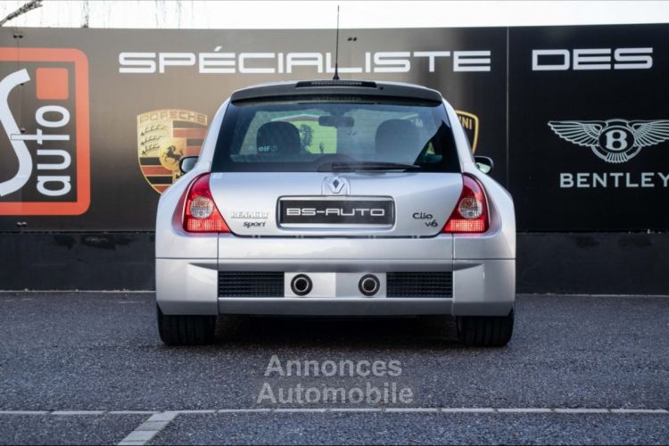 Renault Clio V6 3.0 - 255ch n°0178/1309 - <small></small> 84.900 € <small>TTC</small> - #28