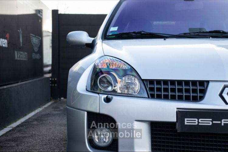 Renault Clio V6 3.0 - 255ch n°0178/1309 - <small></small> 84.900 € <small>TTC</small> - #29