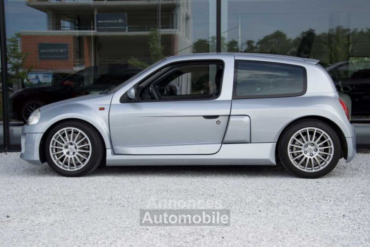 Renault Clio V6 3.0i 24v PHASE I UNIQUE Condition - <small></small> 65.900 € <small>TTC</small> - #8