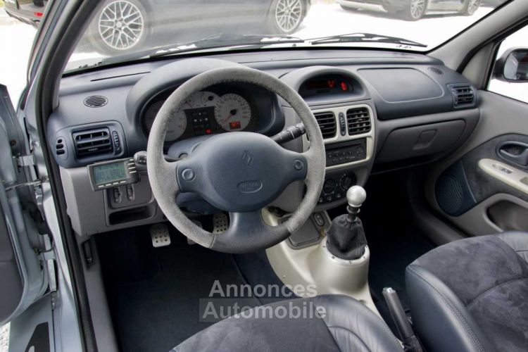 Renault Clio V6 3.0i 24v PHASE I UNIQUE Condition - <small></small> 65.900 € <small>TTC</small> - #11