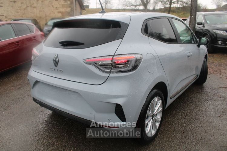 Renault Clio VI EVOLUTION DIESEL BLUEDCI 100 CV BOITE 6 CAMÉRA GPS 3D JANTES ALU FULL LEDS RÉGUL - <small></small> 21.900 € <small>TTC</small> - #2