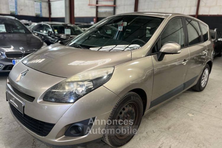 Renault Grand Scenic III 1.5 dCi 105ch Carminat TomTom 7 places - <small></small> 5.490 € <small>TTC</small> - #1