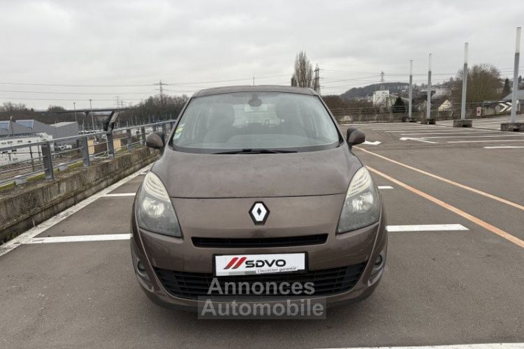 Renault Grand Scenic III 1.5 DCI 110CH FAP CARMINAT TOMTOM EURO5 5 PLACES - <small></small> 4.990 € <small>TTC</small> - #1