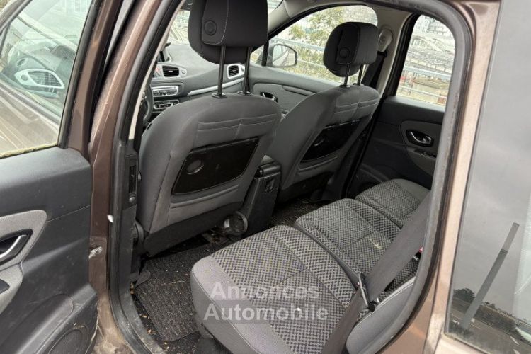 Renault Grand Scenic III 1.5 DCI 110CH FAP CARMINAT TOMTOM EURO5 5 PLACES - <small></small> 4.990 € <small>TTC</small> - #7