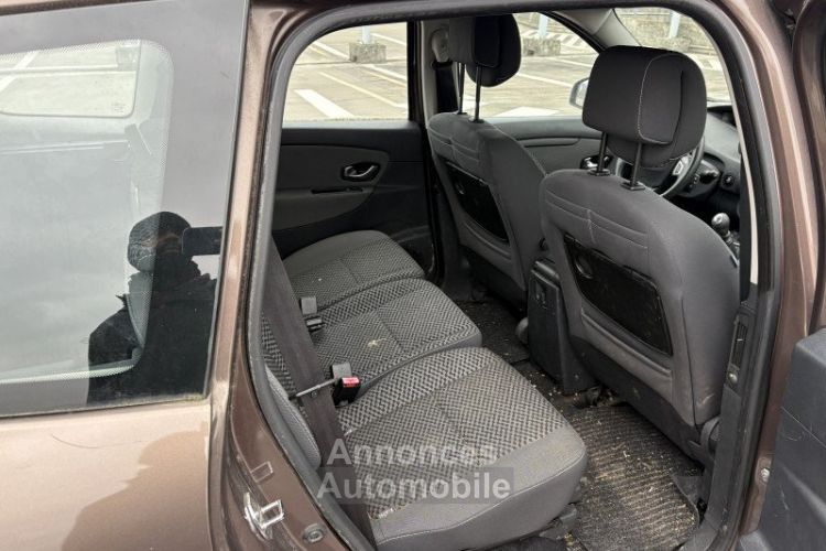 Renault Grand Scenic III 1.5 DCI 110CH FAP CARMINAT TOMTOM EURO5 5 PLACES - <small></small> 4.990 € <small>TTC</small> - #9