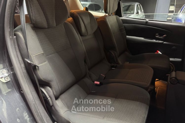 Renault Grand Scenic III TCe 130 Expression Euro 5 7 pl 2011 - <small></small> 5.490 € <small>TTC</small> - #19