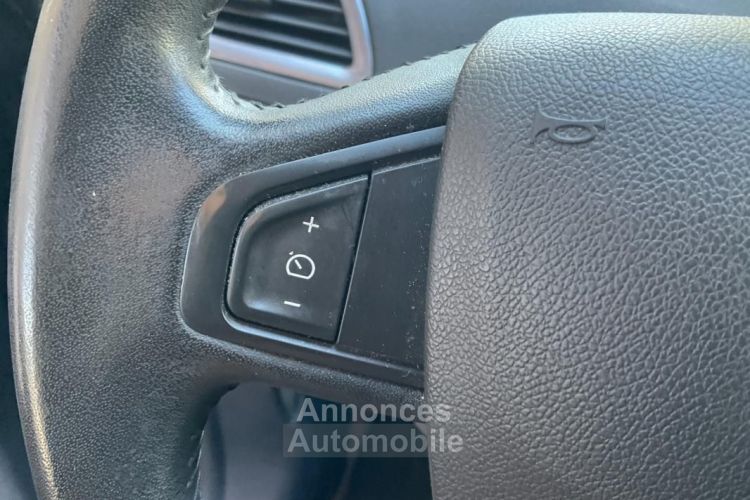 Renault Grand Scenic Scénic III (R95) 1.2 TCE 130CH ENERGY LIMITED EURO6 7 PLACES - <small></small> 11.490 € <small>TTC</small> - #17