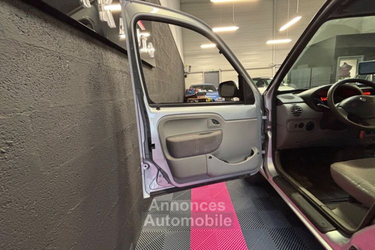 Renault Kangoo 1.5 dCi 85 Luxe Privilège / 1er Main / Carnet d'entretien. - <small></small> 5.490 € <small>TTC</small> - #22