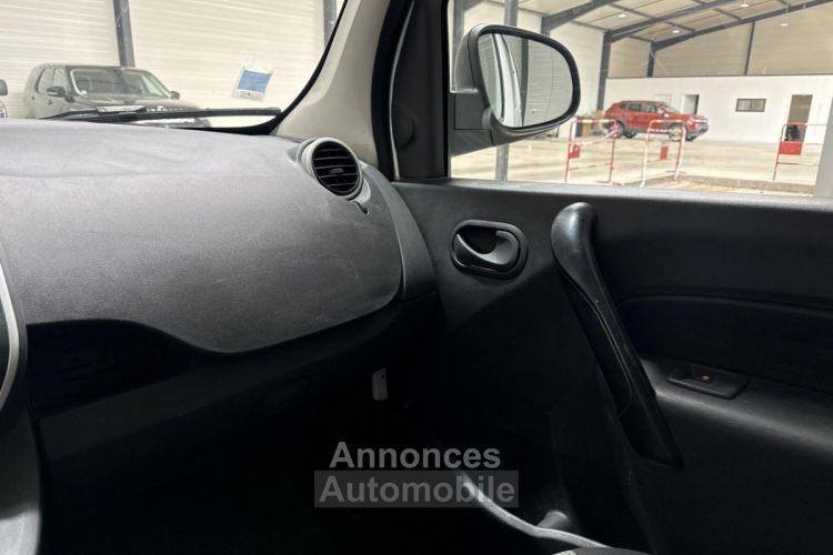 Renault Kangoo Express CA BLUE 1.5 DCI 95CV BVM6 5PL EXTRA R-LINK BLANC MINERAL - <small></small> 16.490 € <small>TTC</small> - #19