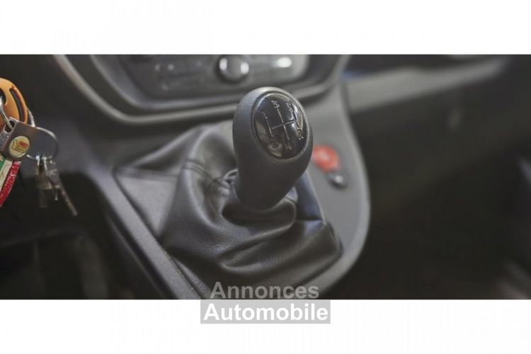 Renault Kangoo Express L0 1.5 DCi 90 FOURGON COMPACT R-LINK / 1ERE MAIN / TVA RECUPERABLE - <small></small> 9.490 € <small></small> - #16