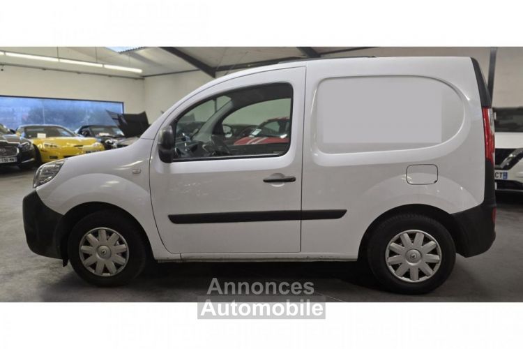 Renault Kangoo Express L0 1.5 DCi 90 FOURGON COMPACT R-LINK / 1ERE MAIN / TVA RECUPERABLE - <small></small> 9.490 € <small></small> - #24