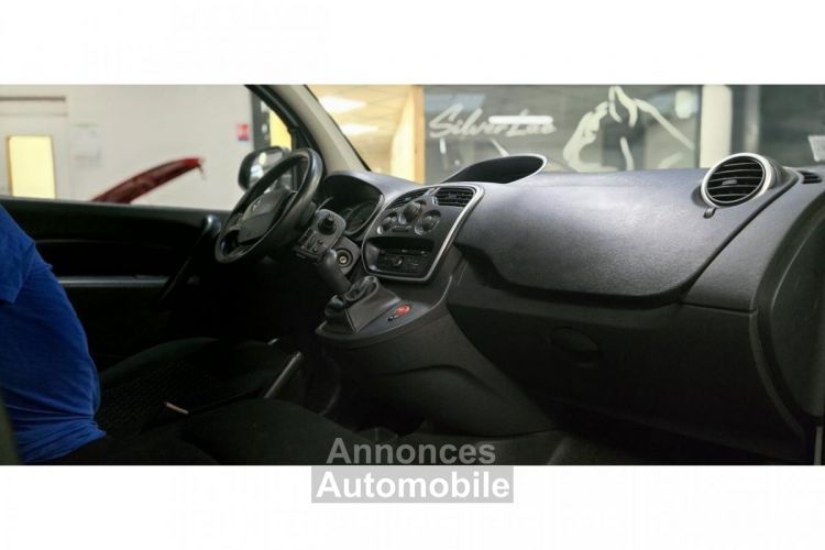 Renault Kangoo Express L0 1.5 DCi 90 FOURGON COMPACT R-LINK / 1ERE MAIN / TVA RECUPERABLE - <small></small> 9.490 € <small></small> - #27