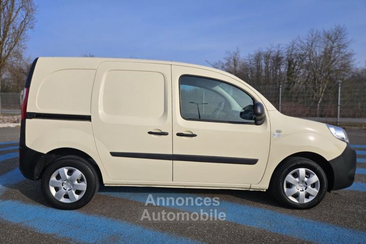 Renault Kangoo Express L1 1.5 Energy dCi - 95 II FOURGON PRO+ PHASE 2 couleur VANILLE - <small></small> 13.990 € <small>TTC</small> - #40