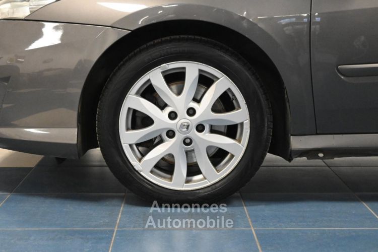 Renault Laguna III 2.0 dCi 180 GT 4Control 400 nm - <small></small> 5.159 € <small>TTC</small> - #14