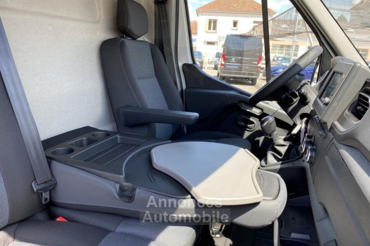 Renault Master 28825 HT III (2) 2.3 FOURGON F3500 L2H2 BLUE DCI 150 GRAND CONFORT / TVA RECUPERABLE - <small></small> 34.590 € <small></small> - #12