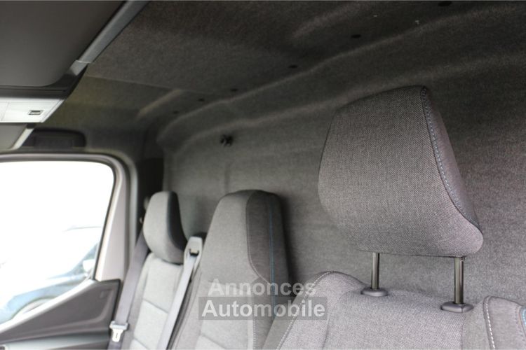 Renault Master Extra 3t5 L2H2 2.0 Blue dCi - 170 IV FOURGON Traction - <small></small> 38.858 € <small></small> - #15