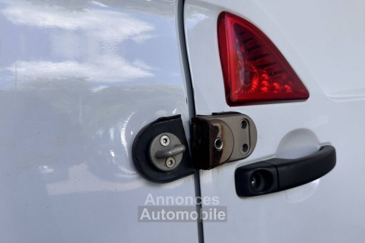 Renault Master L1H1 3 5 GRAND CONFORT 2.3 DCI 135CV BVM6 E6DT / À PARTIR DE 332,19 € * - <small></small> 23.990 € <small>TTC</small> - #26