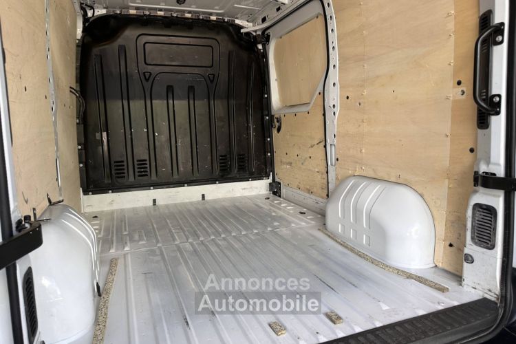 Renault Master L1H1 GRAND CONFORT 2.3 DCI 135CV BVM6 E6DT / 16658,33 € HT / À PARTIR DE 264,20 € * - <small></small> 19.990 € <small>TTC</small> - #21