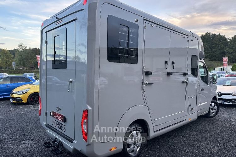 Renault Master STX HORSEBOX CAMION CHEVAUX 5PLACES ASSISES 2  PLACES CHEVAUX DCI 165 CONFORT*TVA RECUPERABLE+2023+10000KMS - <small></small> 69.990 € <small>TTC</small> - #4