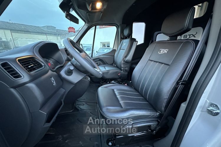 Renault Master STX HORSEBOX CAMION CHEVAUX 5PLACES ASSISES 2  PLACES CHEVAUX DCI 165 CONFORT*TVA RECUPERABLE+2023+10000KMS - <small></small> 69.990 € <small>TTC</small> - #11