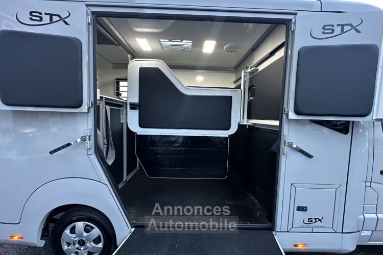 Renault Master STX HORSEBOX CAMION CHEVAUX 5PLACES ASSISES 2  PLACES CHEVAUX DCI 165 CONFORT*TVA RECUPERABLE+2023+10000KMS - <small></small> 69.990 € <small>TTC</small> - #18