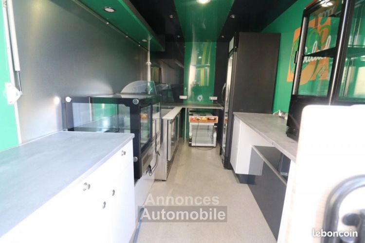 Renault Master VU UTILITAIRE FOOD TRUCK 2.3 DCI 130 28 CONFORT 33 333.33 HT - <small></small> 39.989 € <small>TTC</small> - #18