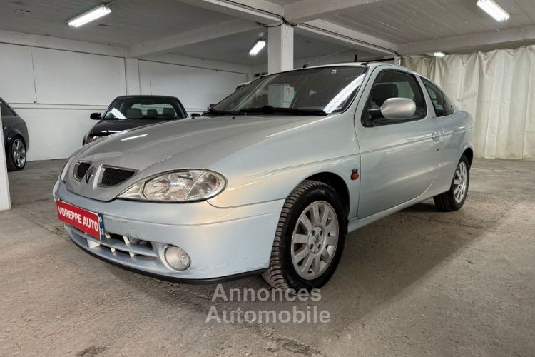 Renault Megane COUPE 1.6 16V 110CH PRIVILEGE - <small></small> 2.999 € <small>TTC</small> - #1