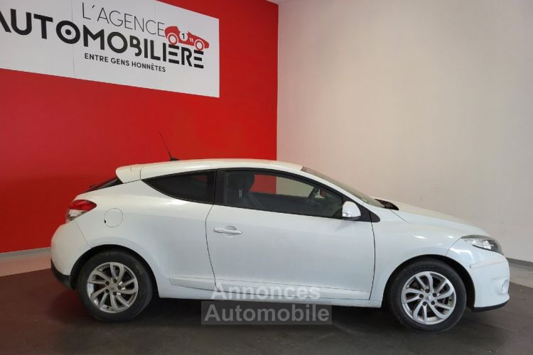 Renault Megane coupe COUPE 1.5 DCI 110 TOMTOM + ATTELAGE - <small></small> 7.590 € <small>TTC</small> - #8