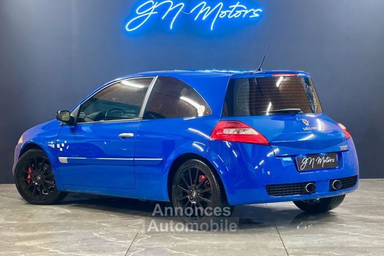 Renault Megane II (2) 2.0 T 225 RS F1 TEAM 3P 2 NUMEROTEE Peinture métallisée bleue Alpin Garantie 06 MOIS - - <small></small> 13.490 € <small>TTC</small> - #2