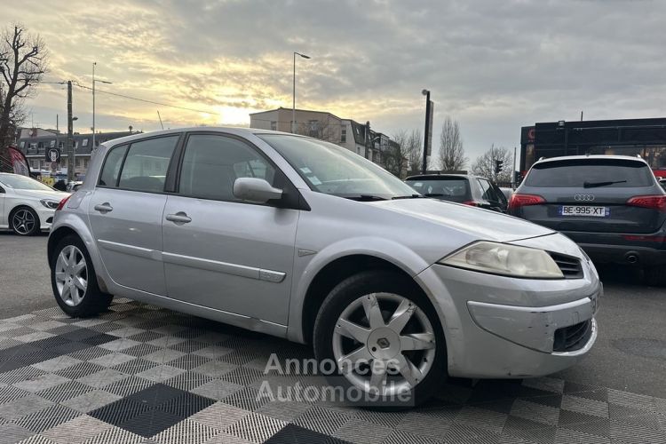 Renault Megane II 2.0 16V 135CH CONFORT DYNAMIQUE - <small></small> 2.490 € <small>TTC</small> - #1