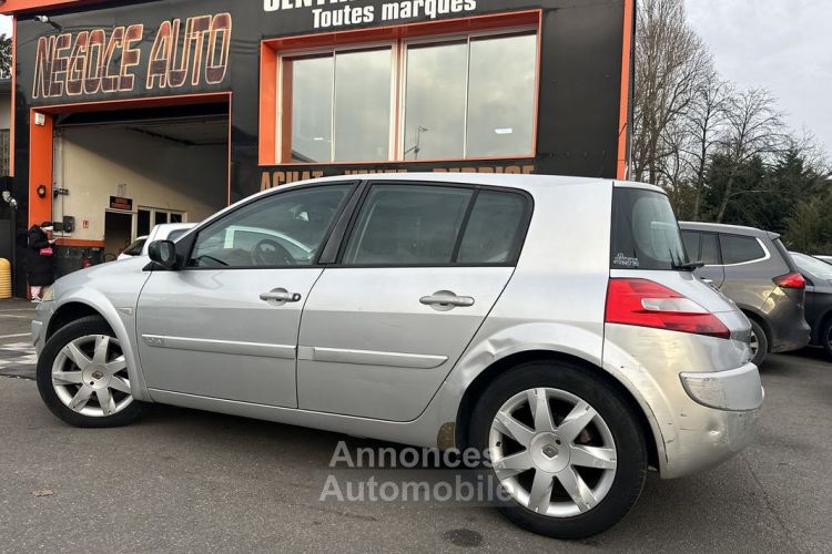 Renault Megane II 2.0 16V 135CH CONFORT DYNAMIQUE - <small></small> 2.490 € <small>TTC</small> - #4