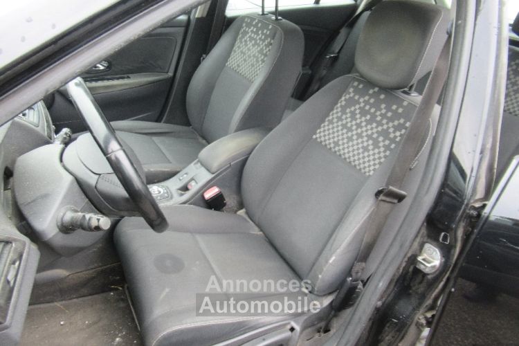 Renault Megane III  dCi 110 FAP Energy eco2 Dynamique - <small></small> 5.990 € <small>TTC</small> - #8