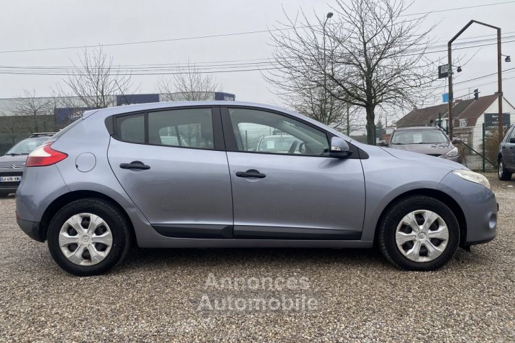 Renault Megane III 1.6 16v - <small></small> 7.500 € <small>TTC</small> - #2