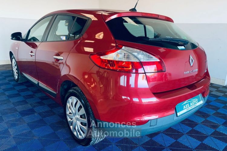 Renault Megane III BERLINE 1.5 dCi 90 ch eco2 Carminat Tom-Tom Euro 5 - <small></small> 7.490 € <small>TTC</small> - #2