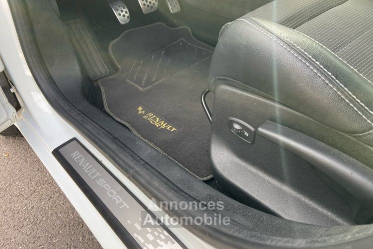 Renault Megane III BERLINE dCi 130 GT Line TOIT OUVRANT/SIEGES CHAUFFANT/RADAR AR - GARANTIE 12 MOIS - - <small></small> 11.990 € <small>TTC</small> - #20