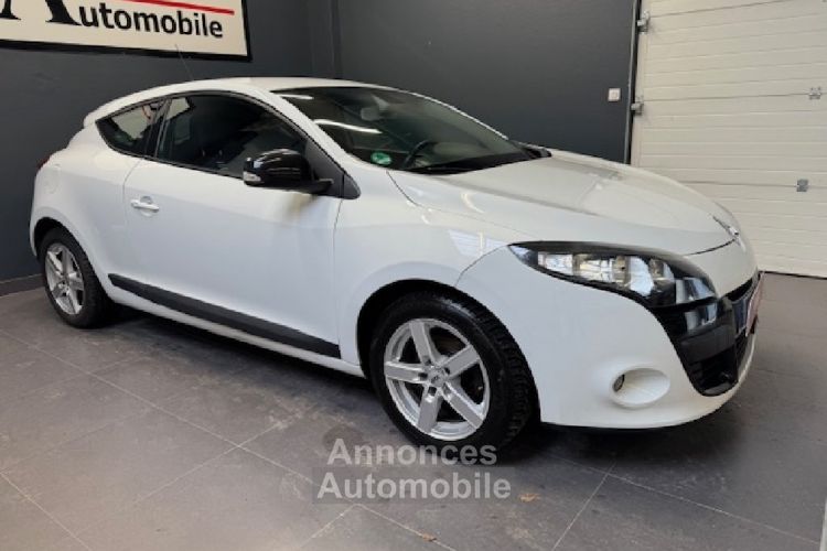 Renault Megane III COUPE 1.5 dCi 110 CV Boite auto - <small></small> 8.990 € <small>TTC</small> - #3