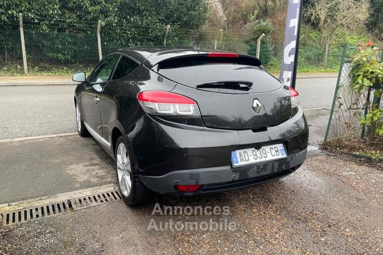 Renault Megane III Coupé 1.5 dCi 110CV - <small></small> 4.990 € <small>TTC</small> - #15