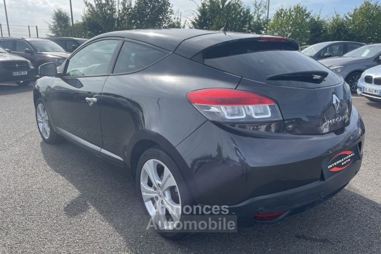 Renault Megane III COUPE 1.6 16V 110CH - <small></small> 7.890 € <small>TTC</small> - #2