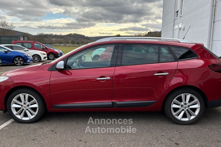 Renault Megane III ESTATE 2.0 16V 140 CV CVT (AUTO) / LUXE / 1E MAIN / 85 900 KM / GTIE 12 MOIS - <small></small> 8.990 € <small>TTC</small> - #8