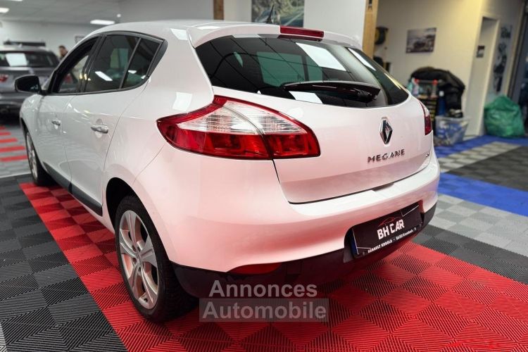 Renault Megane III Hatchback 1.5 dCi FAP EDC 110 cv Boîte auto - <small></small> 6.990 € <small>TTC</small> - #7