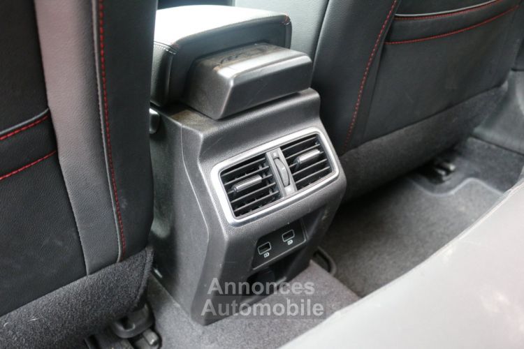 Renault Megane IV 1.6 E-Tech Plug-in 160 RS Line BVA (Sièges chauffants, Apple CarPlay, GPS...) - <small></small> 19.990 € <small>TTC</small> - #31