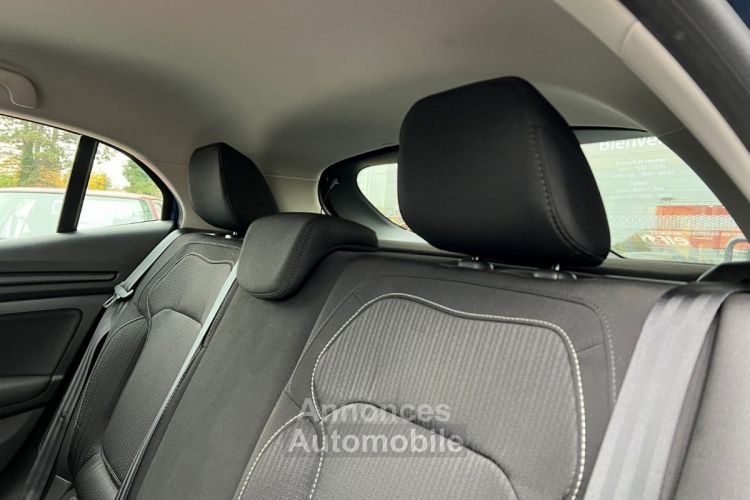 Renault Megane IV BERLINE BUSINESS Blue dCi 115 Business - <small></small> 12.990 € <small>TTC</small> - #50