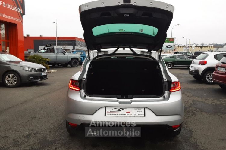 Renault Megane IV Berline TCe 130 Energy Intens - <small></small> 12.490 € <small>TTC</small> - #30