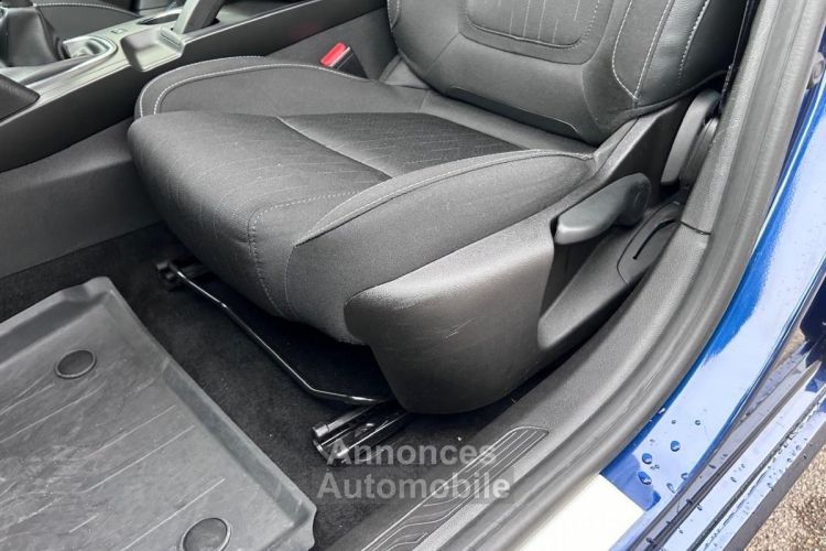 Renault Megane IV ESTATE 1.5 BLUE DCI 115CH LIMITED BLEU COSMOS - <small></small> 16.100 € <small>TTC</small> - #27