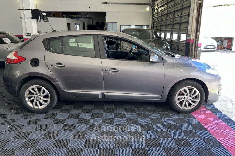 Renault Megane Mégane 1.5 dCi FAP - 90  III BERLINE TomTom Live PHASE 2 - <small></small> 4.990 € <small>TTC</small> - #8