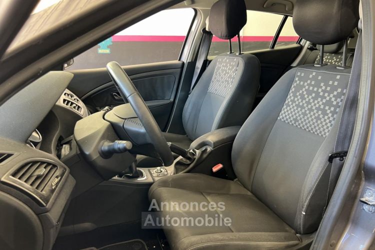 Renault Megane Mégane 1.5 dCi FAP - 90  III BERLINE TomTom Live PHASE 2 - <small></small> 4.990 € <small>TTC</small> - #19