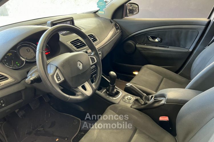 Renault Megane Mégane 1.5 dCi FAP - 90  III BERLINE TomTom Live PHASE 2 - <small></small> 4.990 € <small>TTC</small> - #23