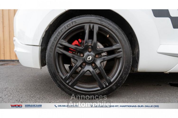 Renault Megane Mégane Coupé 2.0i 16V - 250 III COUPE R.S PHASE 1 - <small></small> 24.490 € <small>TTC</small> - #15